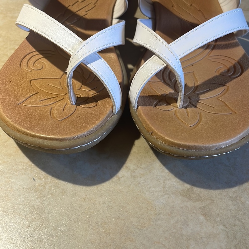 b.o.c. White Multi-Strap Toe-Loop Sandals - Picture 10 of 10